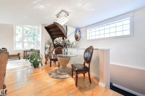 9720 65 Avenue, Edmonton, AB - Indoor Photo Showing Dining Room