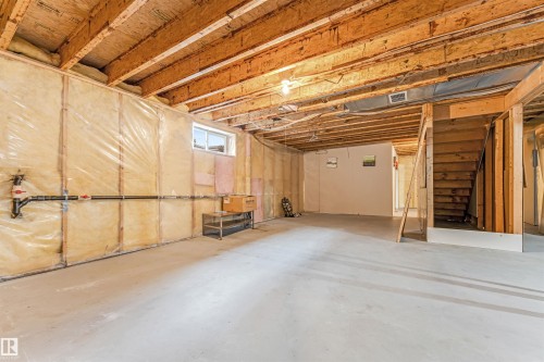 Below grade area with stairway - 6741 162A Avenue, Edmonton, AB - Indoor Photo Showing Basement