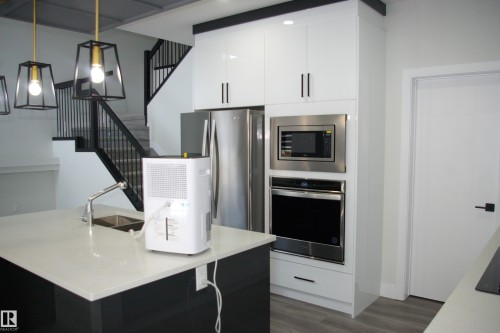 3706 46 Avenue, Beaumont, AB - Indoor Photo Showing Kitchen