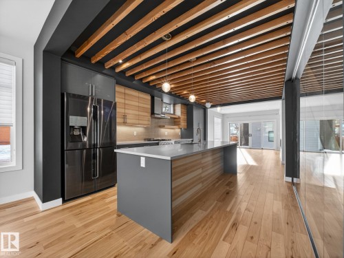 9803 74 Avenue, Edmonton, AB - Indoor Photo Showing Kitchen