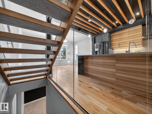 9803 74 Avenue, Edmonton, AB - Indoor Photo Showing Other Room