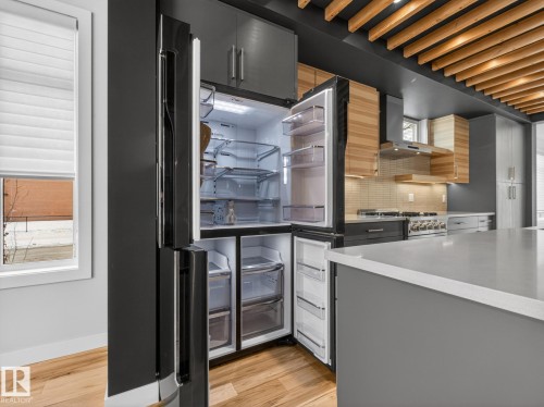 9803 74 Avenue, Edmonton, AB - Indoor Photo Showing Kitchen