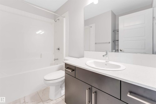 1027 Aster Boulevard, Edmonton, AB - Indoor Photo Showing Bathroom