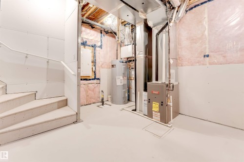 1027 Aster Boulevard, Edmonton, AB - Indoor Photo Showing Basement