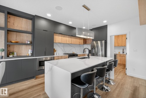 34 Eldridge Point(E), St. Albert, AB - Indoor Photo Showing Kitchen With Stainless Steel Kitchen With Upgraded Kitchen