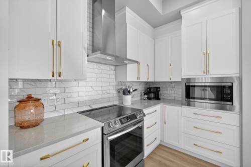 401 7471 May Common, Edmonton, AB - Indoor Photo Showing Kitchen