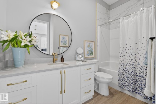 401 7471 May Common, Edmonton, AB - Indoor Photo Showing Bathroom