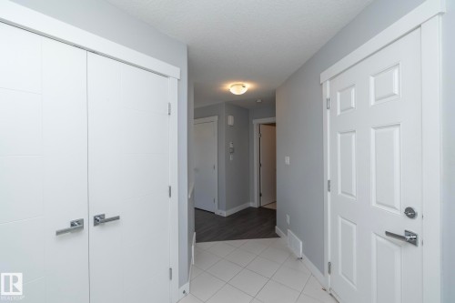 7257 Armour Crescent, Edmonton, AB - Indoor Photo Showing Other Room