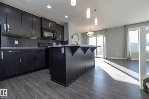7257 Armour Crescent, Edmonton, AB - Indoor Photo Showing Kitchen With Upgraded Kitchen
