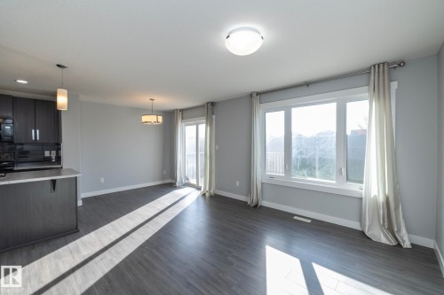 7257 Armour Crescent, Edmonton, AB - Indoor Photo Showing Kitchen