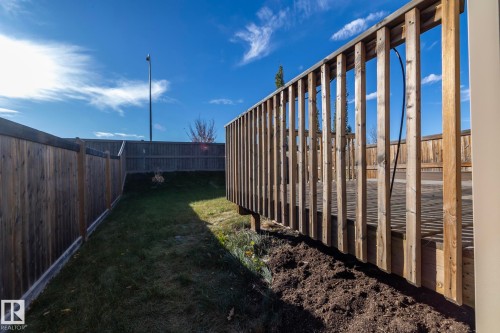 7257 Armour Crescent, Edmonton, AB - 