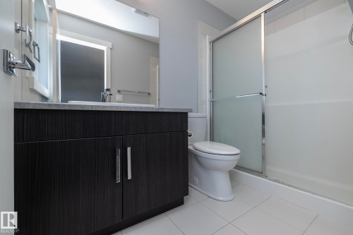 7257 Armour Crescent, Edmonton, AB - Indoor Photo Showing Bathroom