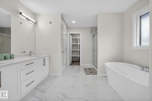 2017 Flycatcher Point(E), Edmonton, AB - Indoor Photo Showing Bathroom