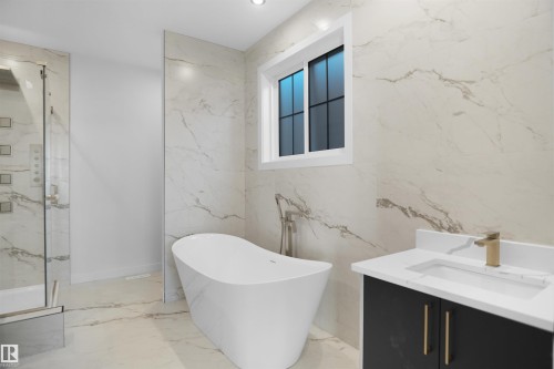 27 Trill Point(E), Spruce Grove, AB - Indoor Photo Showing Bathroom