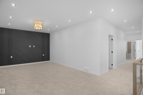 27 Trill Point(E), Spruce Grove, AB - Indoor Photo Showing Other Room