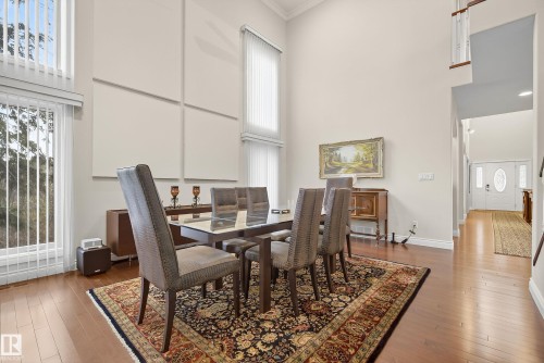 10309 Villa Avenue, Edmonton, AB - Indoor Photo Showing Dining Room