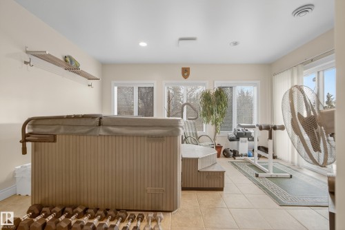 10309 Villa Avenue, Edmonton, AB - Indoor Photo Showing Gym Room