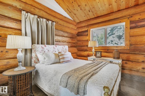 #1 Martin Road, Rural Lac Ste. Anne County, AB - Indoor Photo Showing Bedroom