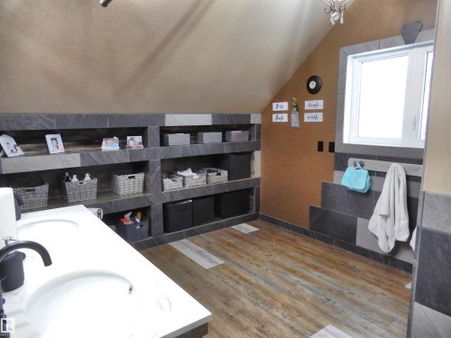 5208 Twp Road 505, Rural Parkland County, AB - Indoor Photo Showing Bathroom