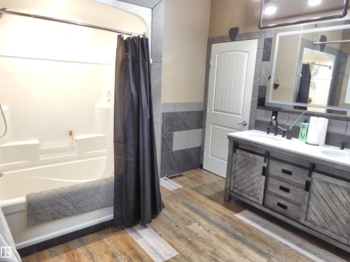 5208 Twp Road 505, Rural Parkland County, AB - Indoor Photo Showing Bedroom