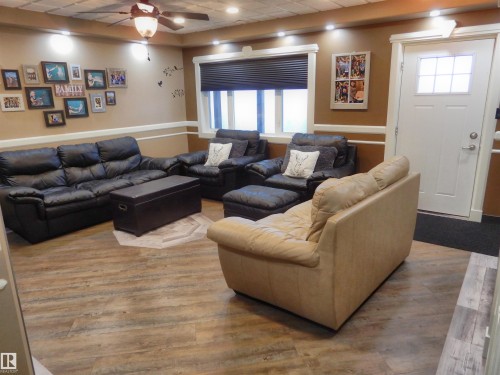5208 Twp Road 505, Rural Parkland County, AB - Indoor Photo Showing Bedroom