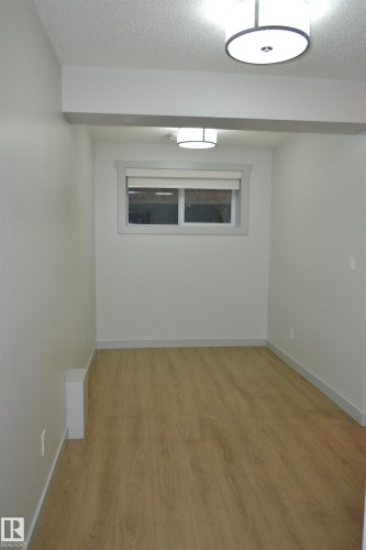 8952 81 Avenue, Edmonton, AB - Indoor Photo Showing Other Room