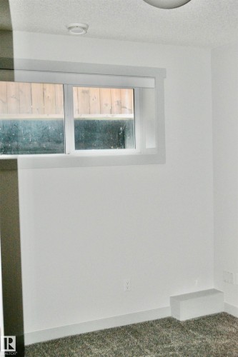 8952 81 Avenue, Edmonton, AB - Indoor Photo Showing Other Room