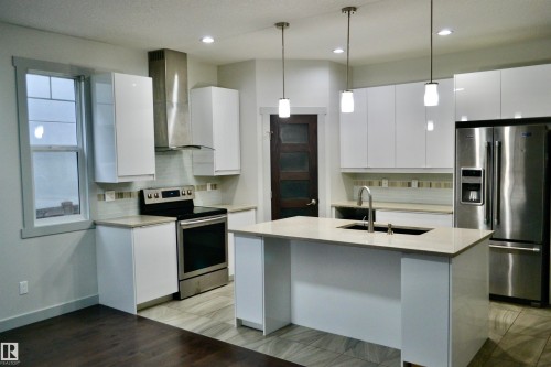 8950 81 Avenue, Edmonton, AB - Indoor Photo Showing Kitchen With Upgraded Kitchen