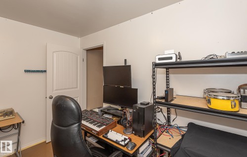 View of office area - 20628 49 Avenue, Edmonton, AB - Indoor Photo Showing Office