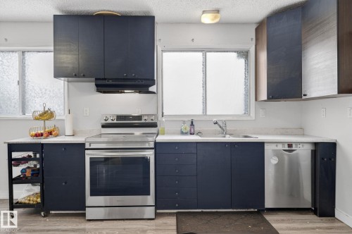 6714 149 Avenue, Edmonton, AB - Indoor Photo Showing Kitchen With Double Sink