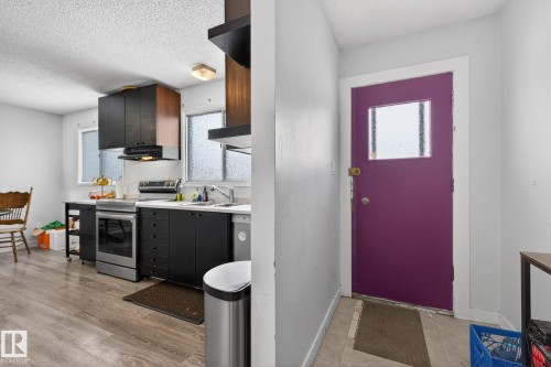 6714 149 Avenue, Edmonton, AB - Indoor Photo Showing Kitchen