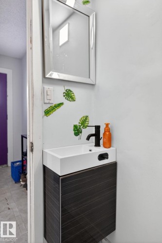 6714 149 Avenue, Edmonton, AB - Indoor Photo Showing Other Room