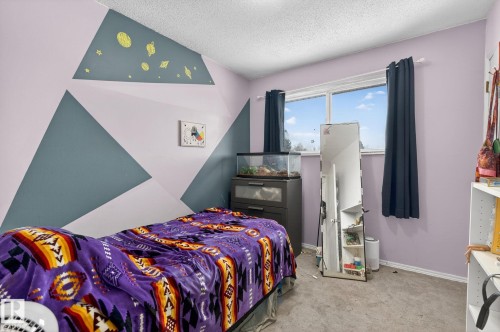 6714 149 Avenue, Edmonton, AB - Indoor Photo Showing Bedroom