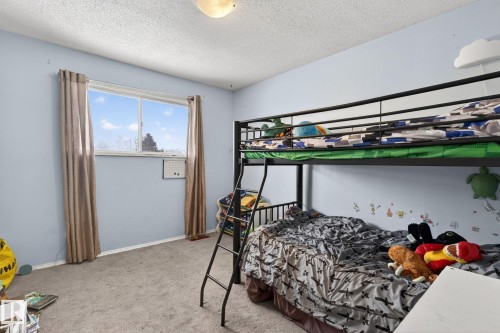 6714 149 Avenue, Edmonton, AB - Indoor Photo Showing Bedroom