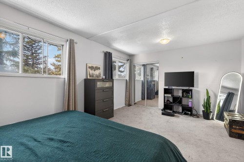 6714 149 Avenue, Edmonton, AB - Indoor Photo Showing Bedroom