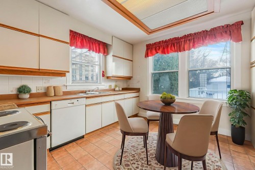 10429 Saskatchewan Drive, Edmonton, AB - Indoor