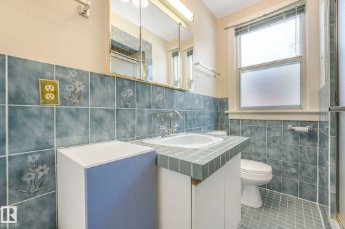 10429 Saskatchewan Drive, Edmonton, AB - Indoor Photo Showing Bathroom