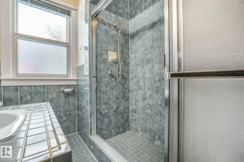 10429 Saskatchewan Drive, Edmonton, AB - Indoor Photo Showing Bathroom