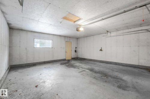 10429 Saskatchewan Drive, Edmonton, AB - Indoor Photo Showing Garage
