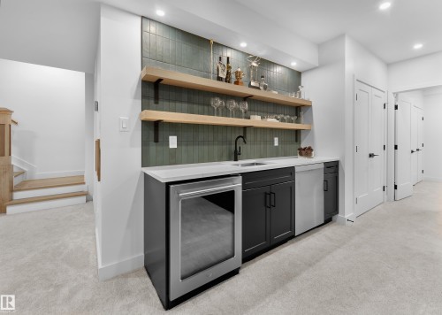 14018 104 Avenue, Edmonton, AB - Indoor