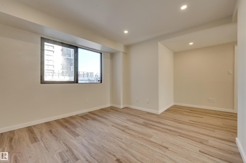 1 11960 100 Avenue, Edmonton, AB - Indoor Photo Showing Other Room
