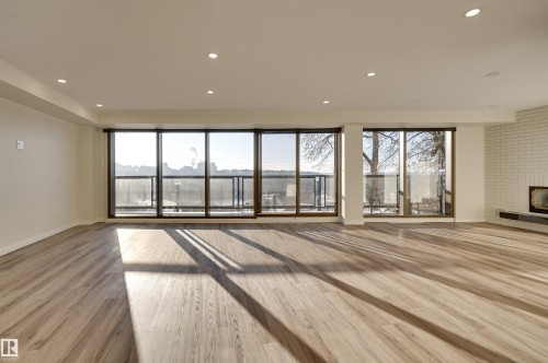 1 11960 100 Avenue, Edmonton, AB - Indoor Photo Showing Other Room