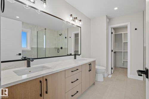 18135 87 Street, Edmonton, AB - Indoor Photo Showing Bathroom