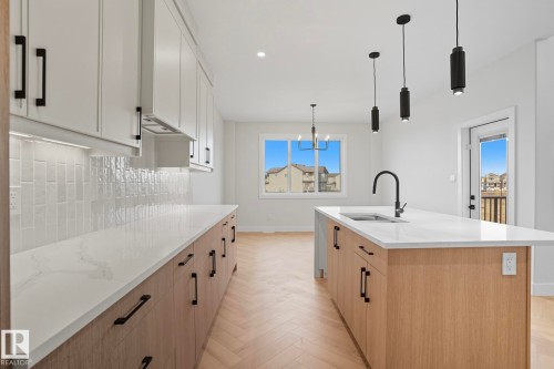 18135 87 Street, Edmonton, AB - Indoor Photo Showing Kitchen With Upgraded Kitchen