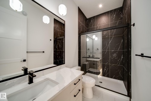 42 20425 93 Avenue, Edmonton, AB - Indoor Photo Showing Bathroom