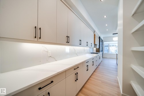 42 20425 93 Avenue, Edmonton, AB - Indoor