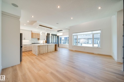 42 20425 93 Avenue, Edmonton, AB - Indoor Photo Showing Kitchen