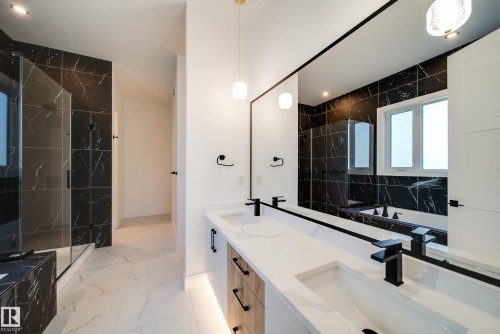 42 20425 93 Avenue, Edmonton, AB - Indoor Photo Showing Bathroom