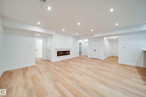 42 20425 93 Avenue, Edmonton, AB - Indoor With Fireplace