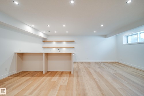 42 20425 93 Avenue, Edmonton, AB - Indoor